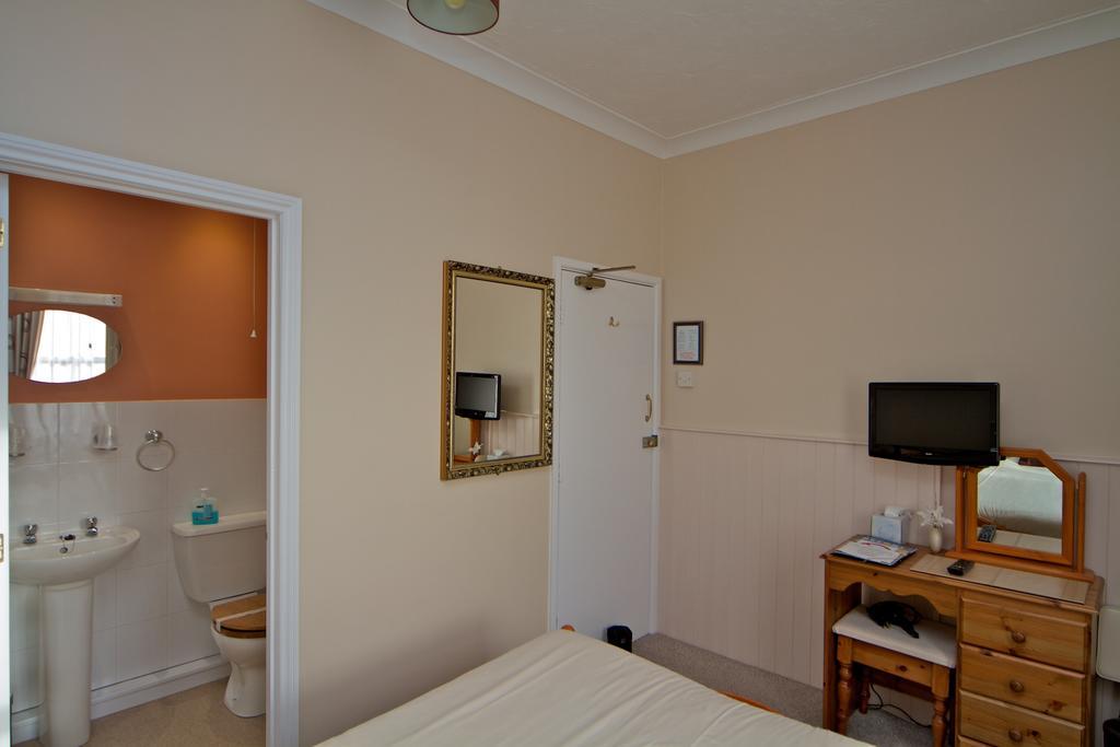 Cornubia Guest House Weymouth Room photo